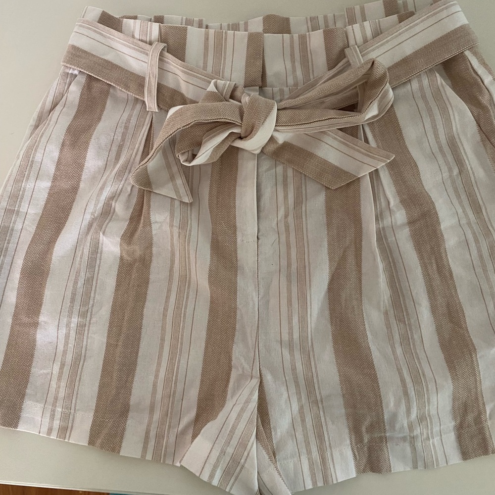 Socialite Paperbag Belted Waist Striped shorts M